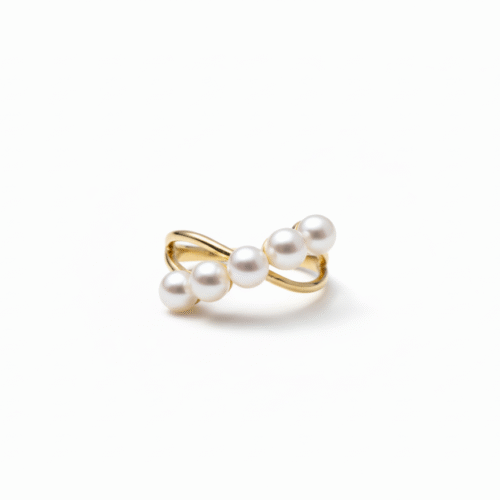 Elegant "Curved Serenity" Freshwater Pearl Ring – Gold Tone