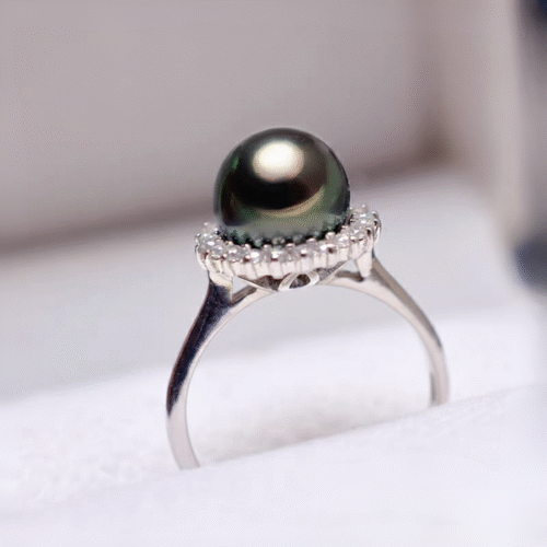 Alternative view of 9-10mm Luminous Tahitian South Sea Pearl & Diamond Halo Ring